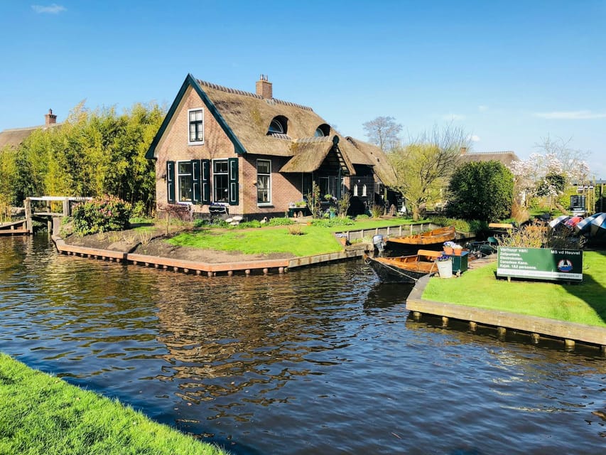 Amsterdam: Explore Giethoorn in a Private Tour with Driver - The first canal cruise on a punter: close to the houses
