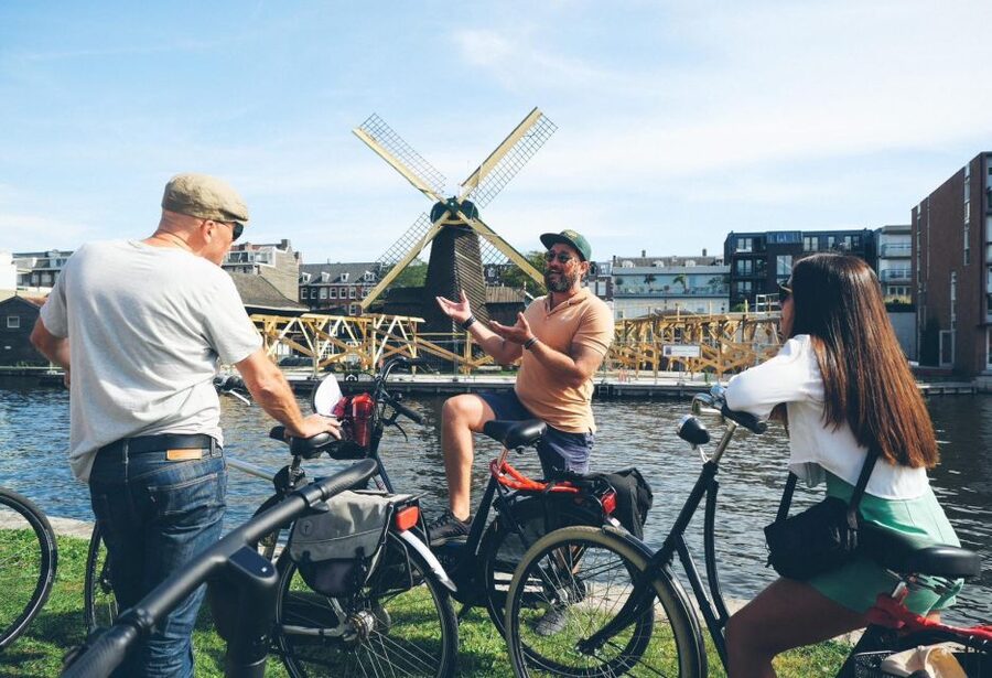 Amsterdam: Explore the City Highlights by Bike - Why a 2.5-hour bike tour is the smart way to start Amsterdam
