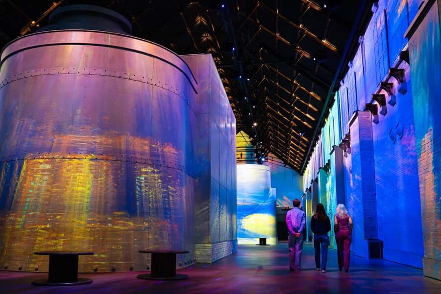 Amsterdam: Fabrique des Lumières Entry Ticket - Entry, lockers, and the “no surprises” rules