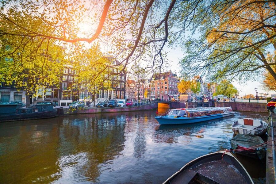 Amsterdam Family Friendly Historical Walking Tour - The 5-hour option swaps in Tropenmuseum time with skip-the-line entry