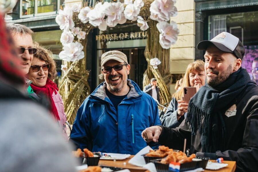 Amsterdam: Food and Culture Walking Tour with Tastings - Begijnhof, Royal Palace, and the Anne Frank House corridor on foot