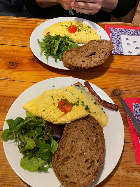 Amsterdam: Food Walking Tour - Languages, Group Style, and What That Means for You