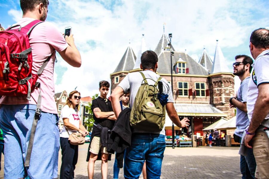 Amsterdam full day: Walking, Biking & Cruising with Lunch - Finishing calm: the 1-hour canal cruise with 17-language audio