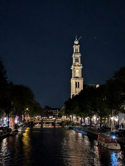 Amsterdam: Ghastly Grachten: ghost stories&dark history tour - Stop 1: House with Heads, or Huis met de Hoofden (10 Minutes)