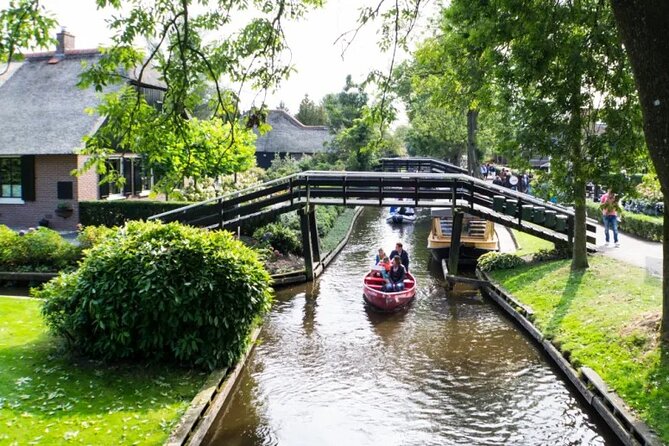 Amsterdam: Giethoorn Tour Scenic Cruise, Cheese & Free Time - Key highlights you should care about