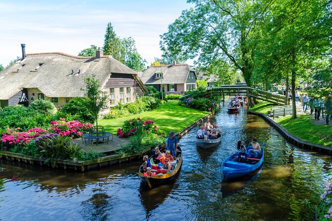 Amsterdam: Giethoorn Tour Scenic Cruise, Cheese & Free Time - The drive out of Amsterdam: turn travel time into context
