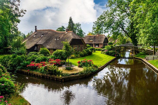 Amsterdam: Giethoorn Tour Scenic Cruise, Cheese & Free Time - Giethoorn free time: walking routes, browsing, and pacing yourself