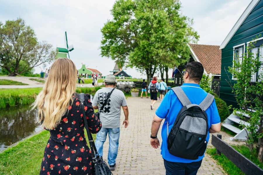 Amsterdam: Giethoorn, Volendam, and Zaanse Schans Tour - Price and Value: Is $164 Worth It?