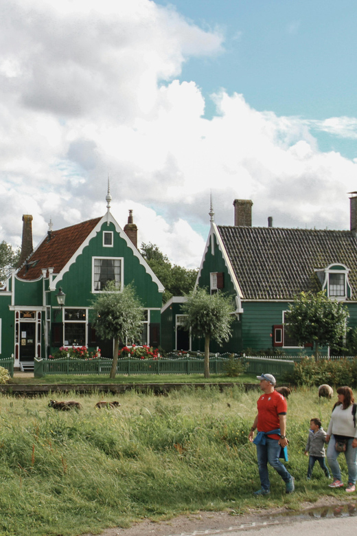 Amsterdam: Giethoorn & Zaanse Schans Small Group Day Trip - Price and Value: Is $147 a Good Deal?
