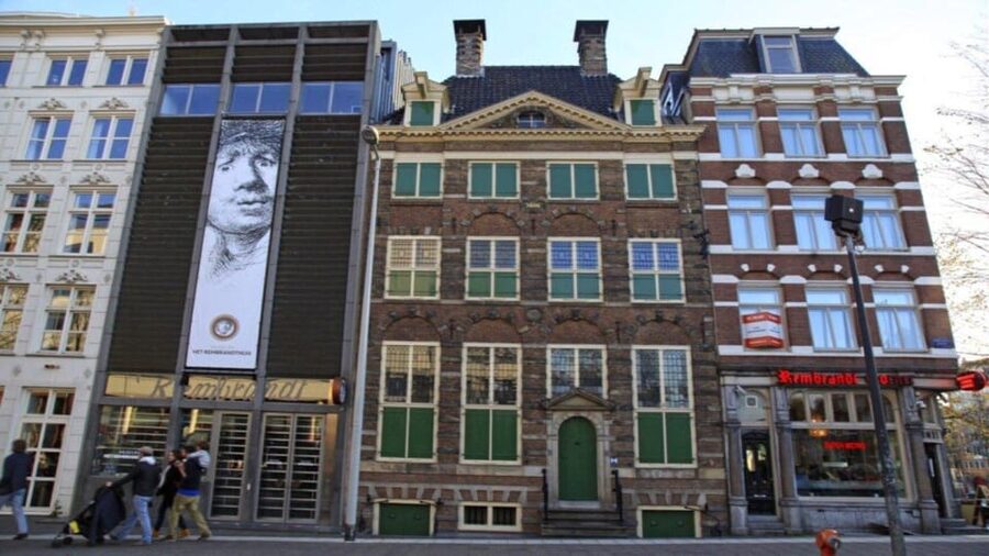 Amsterdam: Guided Anne Frank Small-Group Walking Tour - The guide makes the difference: warmth, humor, and steady pace