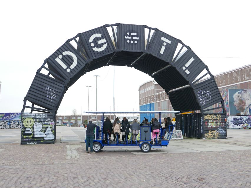 Amsterdam: Guided Beer or Prosecco Bike Tour - The Vibe on Board: Friends, Music, and the Human Touch