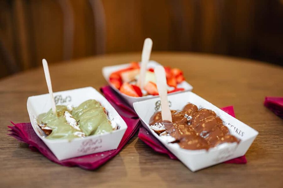 Amsterdam: Guided Cultural Food Tour in German or English - What You’ll Eat: Dutch Specialties Plus Multicultural Snacks That Add Up