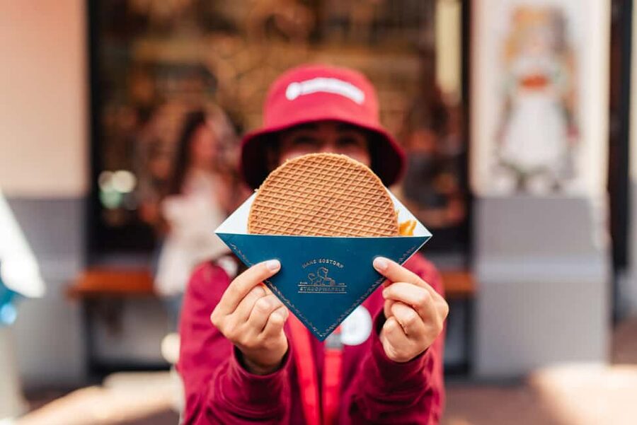 Amsterdam: Guided Cultural Food Tour in German or English - Starting at the National Monument on Dam Square
