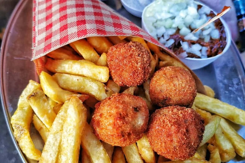 Amsterdam: Guided Food Tour with Tastings - The fries and dip moment, why it is more than just a snack