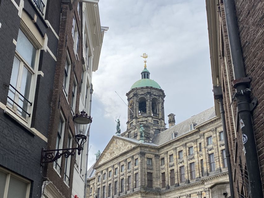 Amsterdam: Guided Off-The-Beaten-Track Walking Tour - Getting back to Beursplein, then exploring the 9 Straatjes on your own