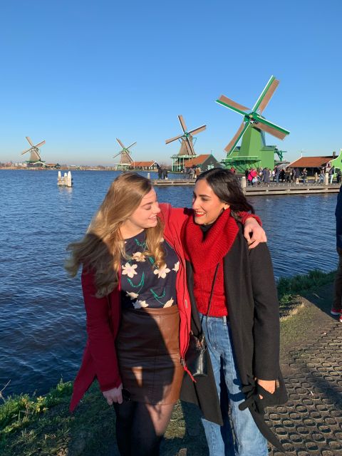 Amsterdam: Guided Zaanse Schans, Windmills & Cheese Tour - Stationsplein meeting point: easy if you start early