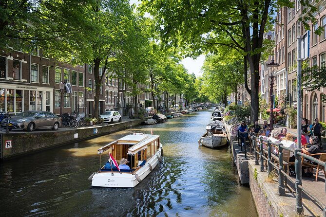 Amsterdam High-End Dutch Food & History Tour - Up to 8 guests - Bitterballen at the Dutch West India Company Building: The New York Connection