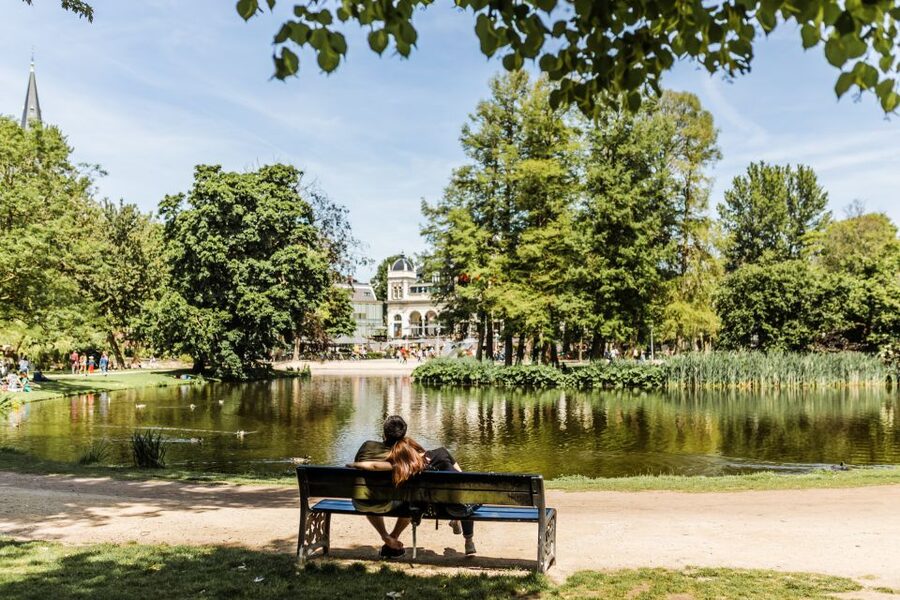 Amsterdam: Highlights & Hidden Gems Private Walking Tour - Guides and communication that actually matter