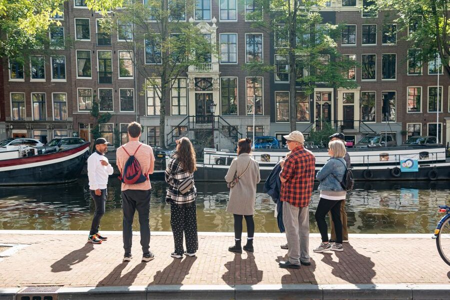 Amsterdam: Highlights & History Walking Tour - Royal Palace, Dam Square, and Begijnhof: Amsterdam’s Center of Power and Quiet Faith