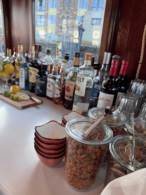 Amsterdam: Historic Boat Cruise with open bar and nibbles - The On-Board WC: A Small Detail That Changes the Experience