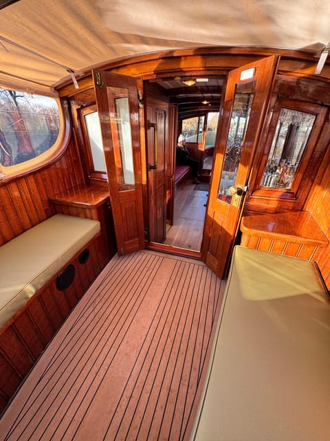 Amsterdam: Historic Boat Cruise with open bar and nibbles - Who This Cruise Is Best For