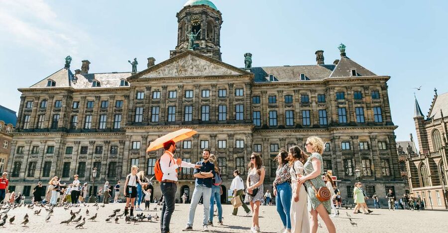 Amsterdam: Historical Highlights Walking Tour with Tasting - Who this tour fits best