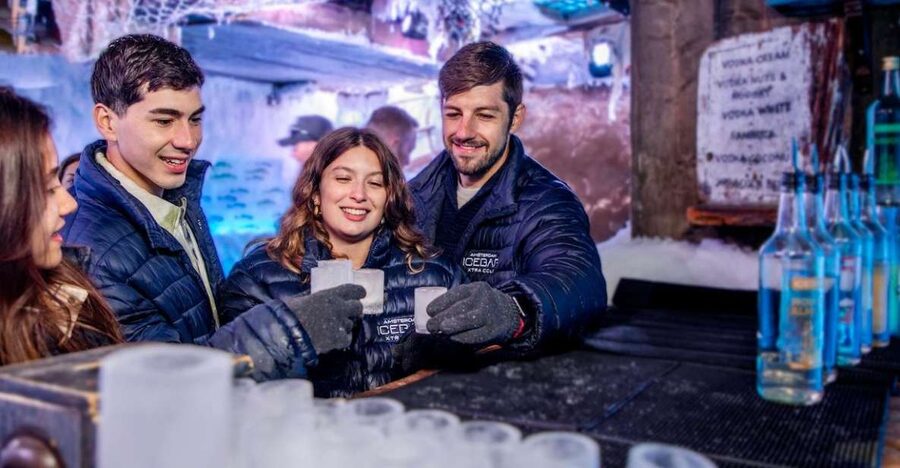 Amsterdam: Icebar Entry Ticket with 3 Drinks - The lounge warm-up: where the night gets its rhythm