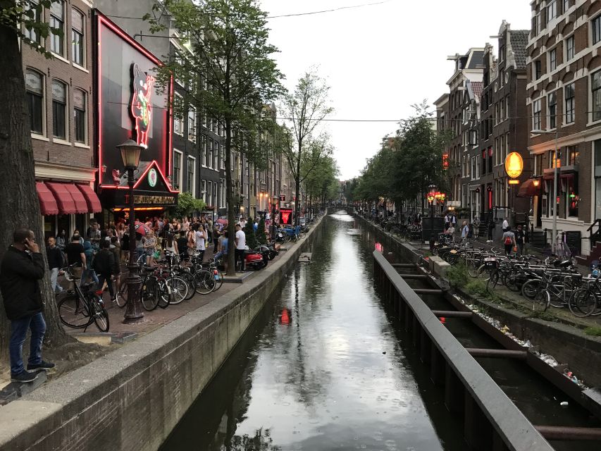 Amsterdam: Introduction walking tour - Old Town Landmarks You Actually Remember: Old Church, Waag, Chinatown, Rembrandplein, and More