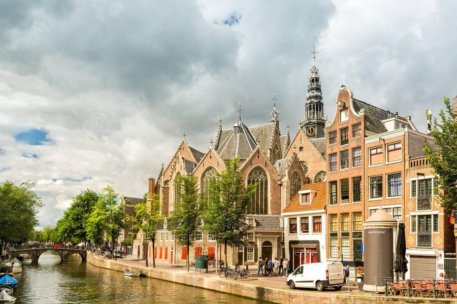 Amsterdam: Introduction walking tour - Guide Style Can Make or Break the Tour: Mauritio and Alexandra as Examples