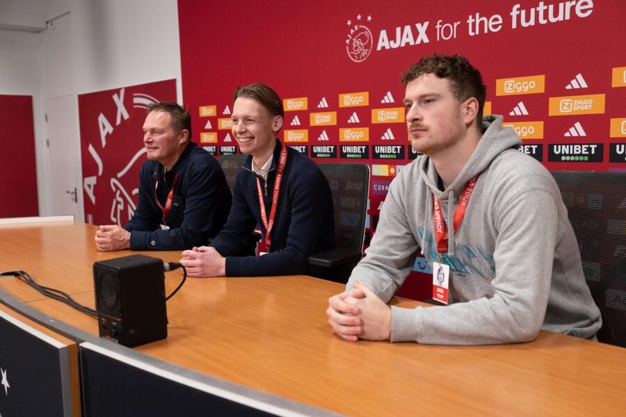 Amsterdam: Johan Cruijff ArenA Tour with Optional Guide - Behind the scenes: dressing rooms where Ajax team spirit is built