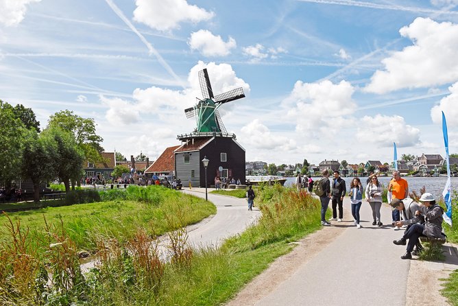 Amsterdam: Keukenhof and Zaanse Schans Windmills Guided Day Trip - Amsterdam Canal Ring Upgrade: 1 Hour, Open Departure From Central