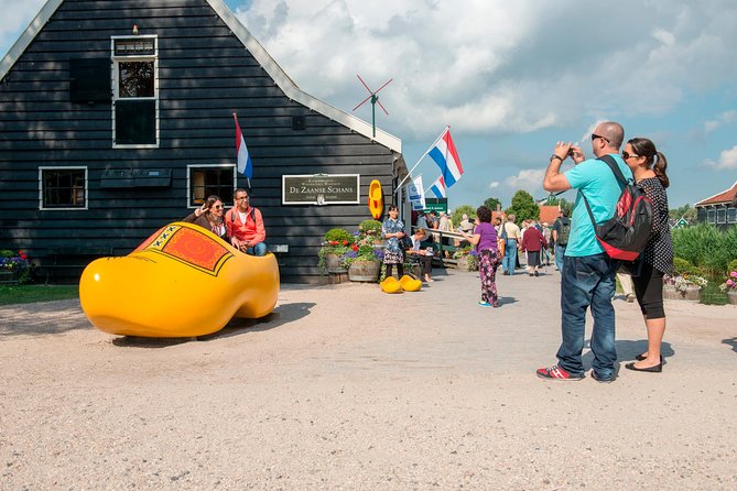 Amsterdam: Keukenhof and Zaanse Schans Windmills Guided Day Trip - Crowds, Weather, and Tulip Expectations (What You Cannot Control)
