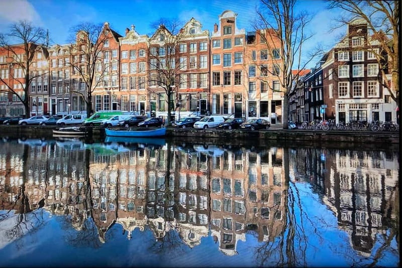Amsterdam: Kultour, Kulturelle Stadtführung mit Herz & Seele - What you actually get from a 2-hour small-group format