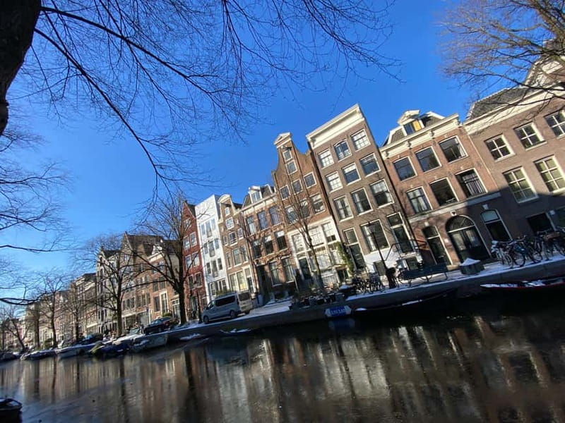 Amsterdam: Kultour, Kulturelle Stadtführung mit Herz & Seele - Timing, walking pace, and what to bring for a rain-or-shine tour