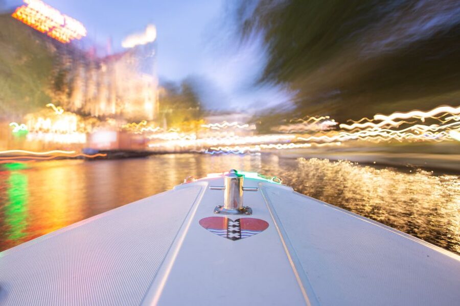 Amsterdam Light Festival Boat Cruise - Staying Warm: Heated Seats, Blankets, and Real Winter Comfort