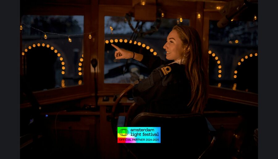 Amsterdam: Light Festival Heated Cruise w/ Drinks & Snacks - Comfort and Practicalities in Real Winter Conditions