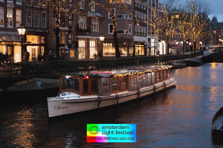 Amsterdam: Light Festival Heated Cruise with Drinks Option - Photo and comfort tips that make a real difference