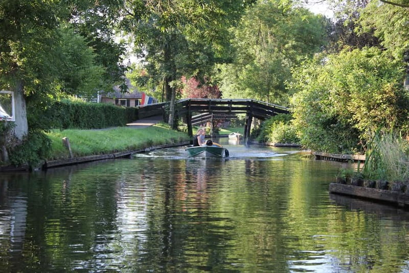 Amsterdam: Live GuideD Giethoorn Boat Tour & Cheese Platter - Small Group Feel, Big Comfort: Who This Tour Suits