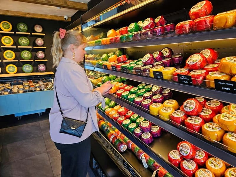 Amsterdam: Live GuideD Giethoorn Boat Tour & Cheese Platter - Should You Book the Amsterdam to Giethoorn Cruise and Cheese?