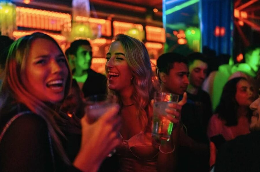 Amsterdam: Ludwig's Red Light Pub Crawl with VIP Club Entry - Key highlights I’d plan my night around