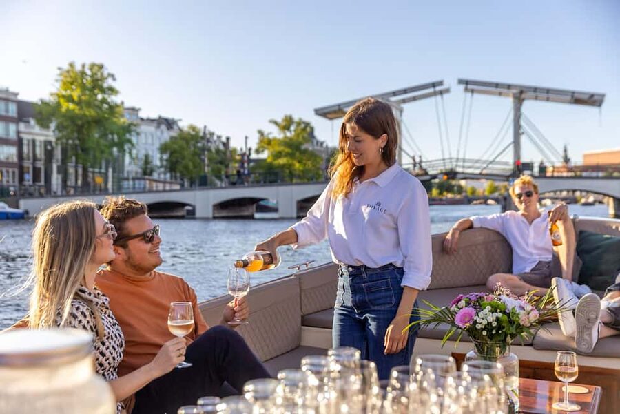 Amsterdam: Luxury Canal Cruise with Optional Snacks & Drinks - Why this Amsterdam luxury cruise works when you want a break