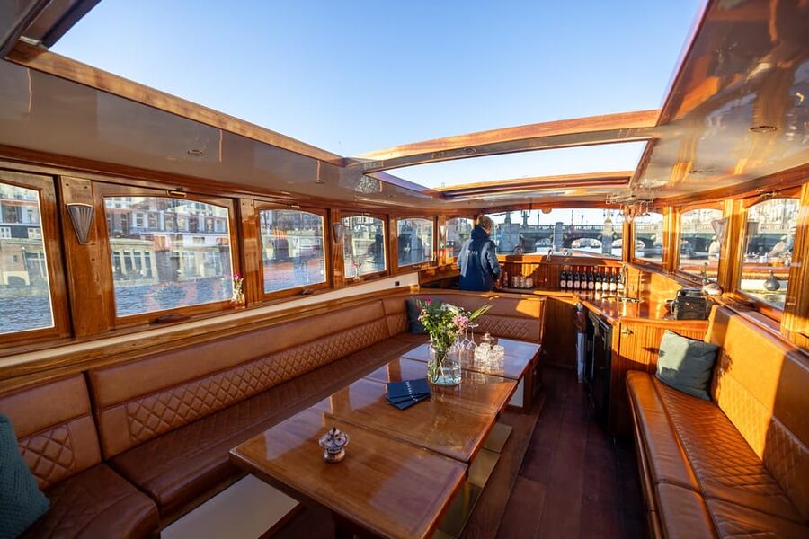 Amsterdam: Luxury Canal Cruise with Optional Snacks & Drinks - The route on the water, from Prinsengracht to the houseboat alley