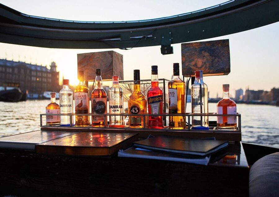 Amsterdam: Luxury Cruise Unlimited Cocktails & Snacks Option - Route walkthrough: what you pass in one hour