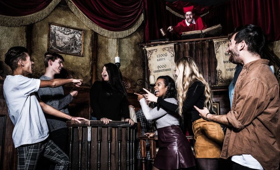 Amsterdam: Madame Tussauds & Amsterdam Dungeon Combo Ticket - Madame Tussauds Amsterdam: wax stars, royal faces, and photo setups