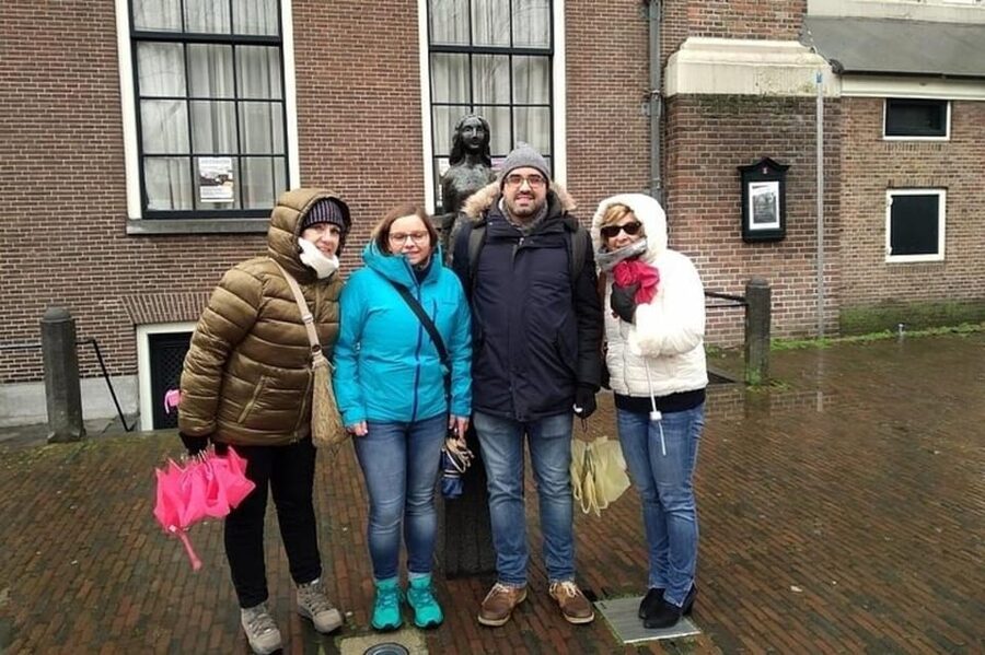 Amsterdam: Must-See Attractions Guided Walking Tour - Making it personal: how customization changes what you notice