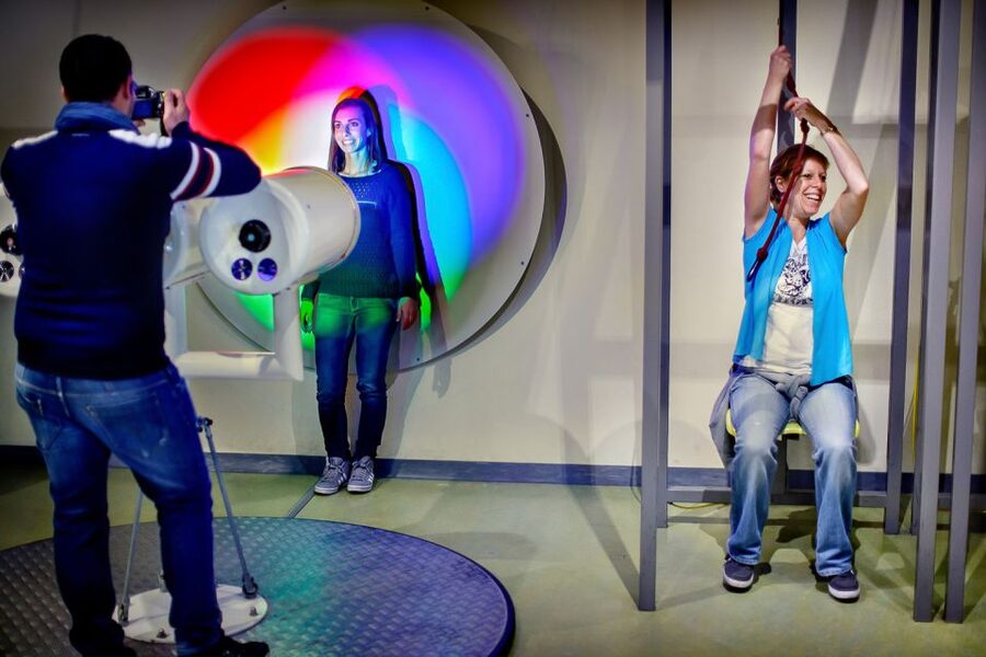 Amsterdam: NEMO Science Museum Ticket - NEMO in one day: science you can touch