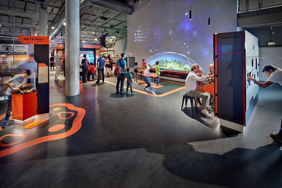 Amsterdam: NEMO Science Museum Ticket - How the day flows inside: five floors of hands-on stations