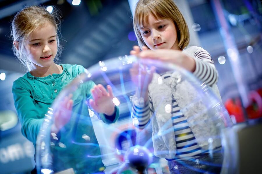 Amsterdam: NEMO Science Museum Ticket - Lab coats, experiments, and the fun of figuring it out