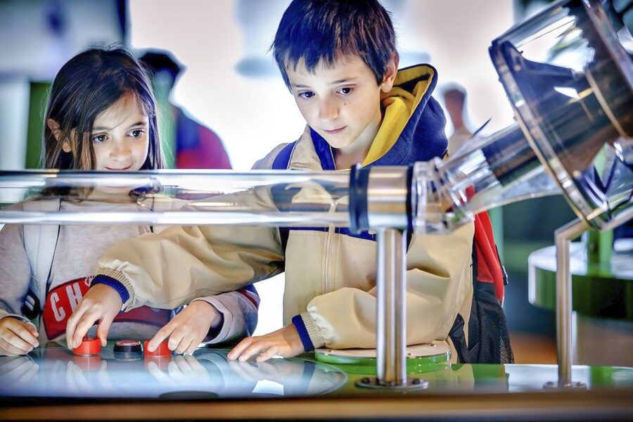 Amsterdam: NEMO Science Museum Ticket - Shows, language, and what to expect in real time