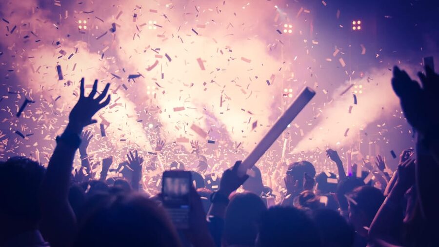 Amsterdam: Nightlife Ticket with Champagne and Cruise - Should You Book This Amsterdam Nightlife Ticket?